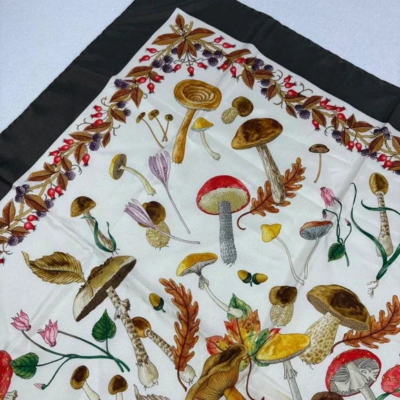 GUCCI Silk Scarf Mushroom‎ Fungi Psychedelic Basket 34" V. Accornero Brown RARE - Picture 5 of 10